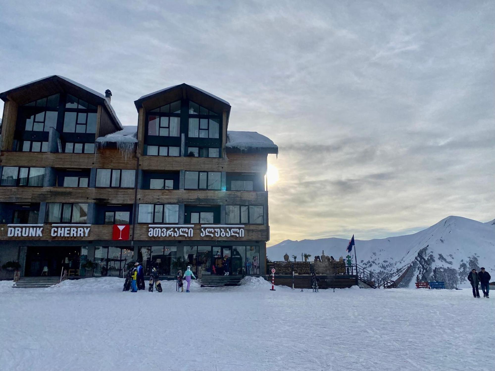 Апартаменты New Gudauri, Sunny Studio, Four Seasons, F3 Гудаури
